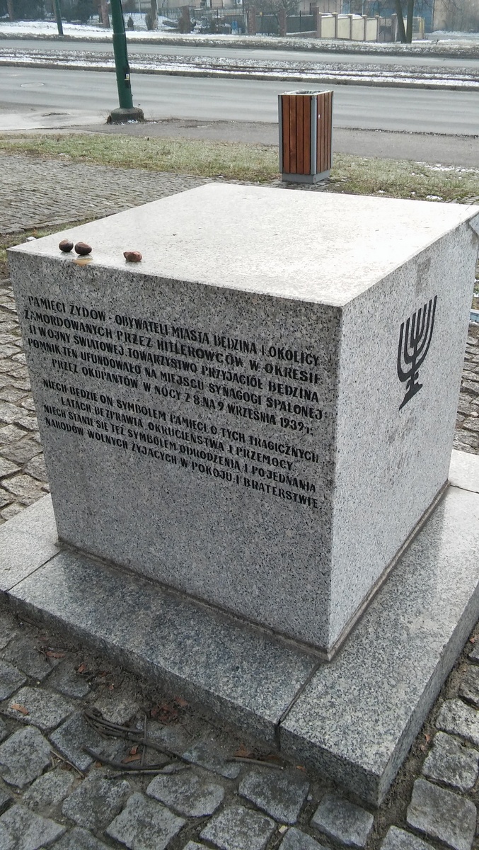 Obelisk z Będzinie w miejscu spalonej przez Nazistów cerkwi