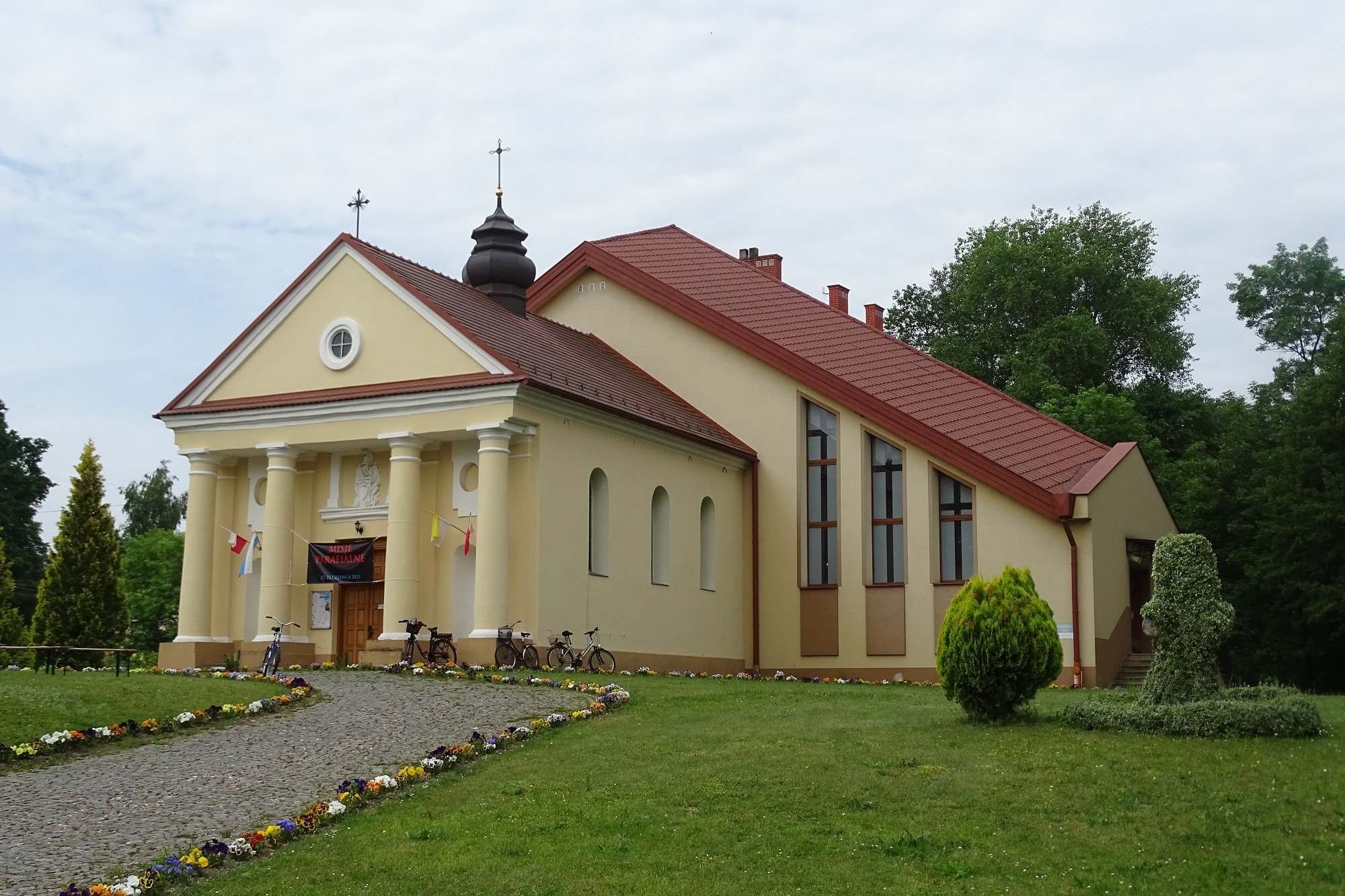 Horyniec Zdrój - kościół zdrojowy pw. Jakuba Strzemię