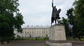 Pomnik Jana Zamoyskiego przed Pałacem Zamoyskich