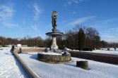 Park w Świerklańcu z rzeźbami Emmanuela Fremeita