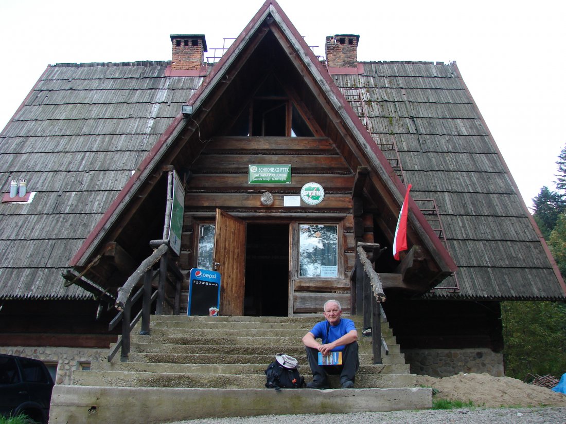 Bacówka PTTK pod Honem.