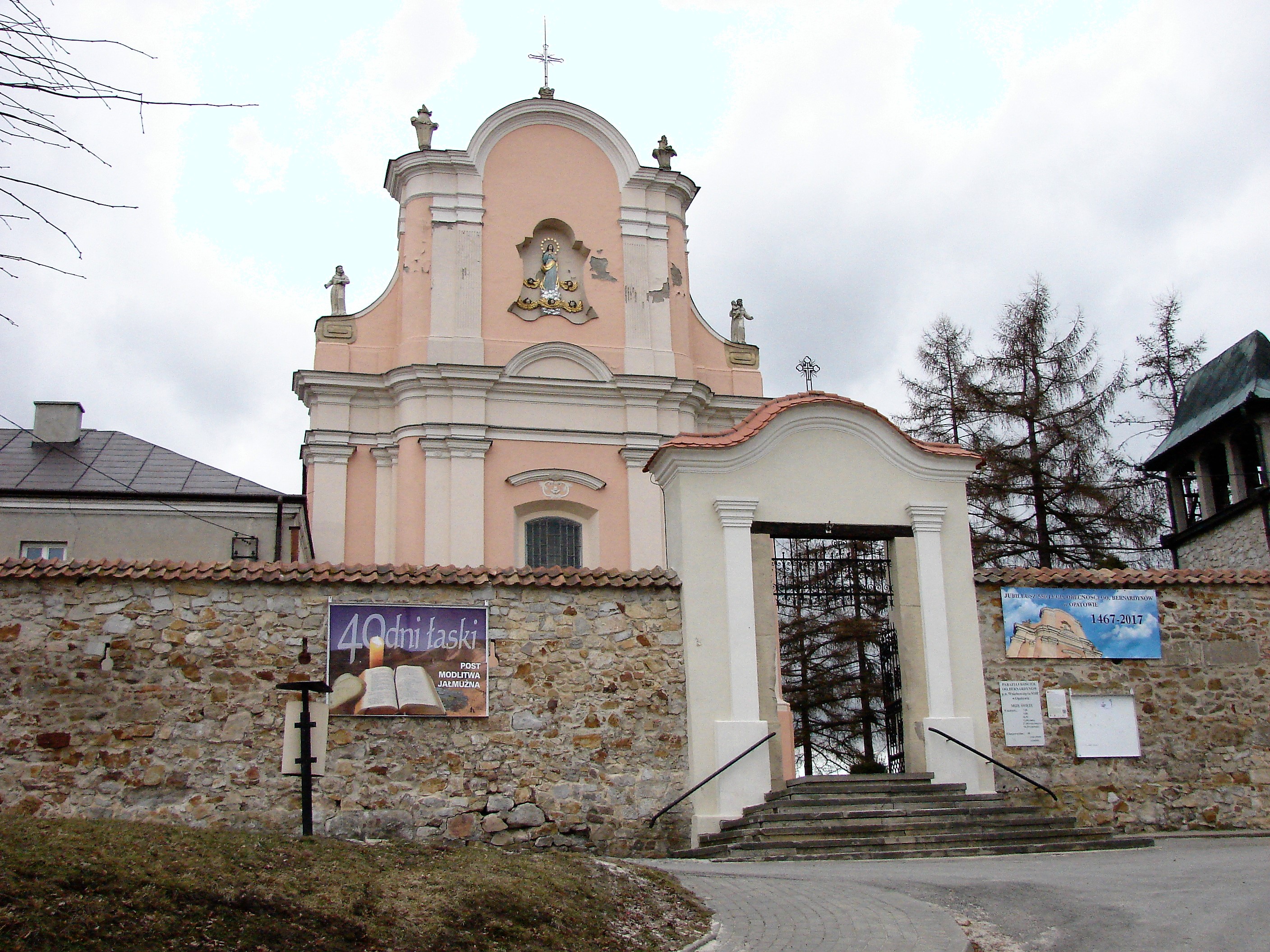 Klasztor O. Bernardynów.