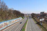 Widok z kładki nad aleja Powstańców Wielkopolskich